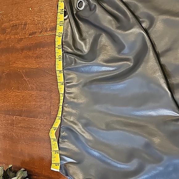 Bar III Faux Leather Mini Skirt - Size 4 - Picture 7 of 9